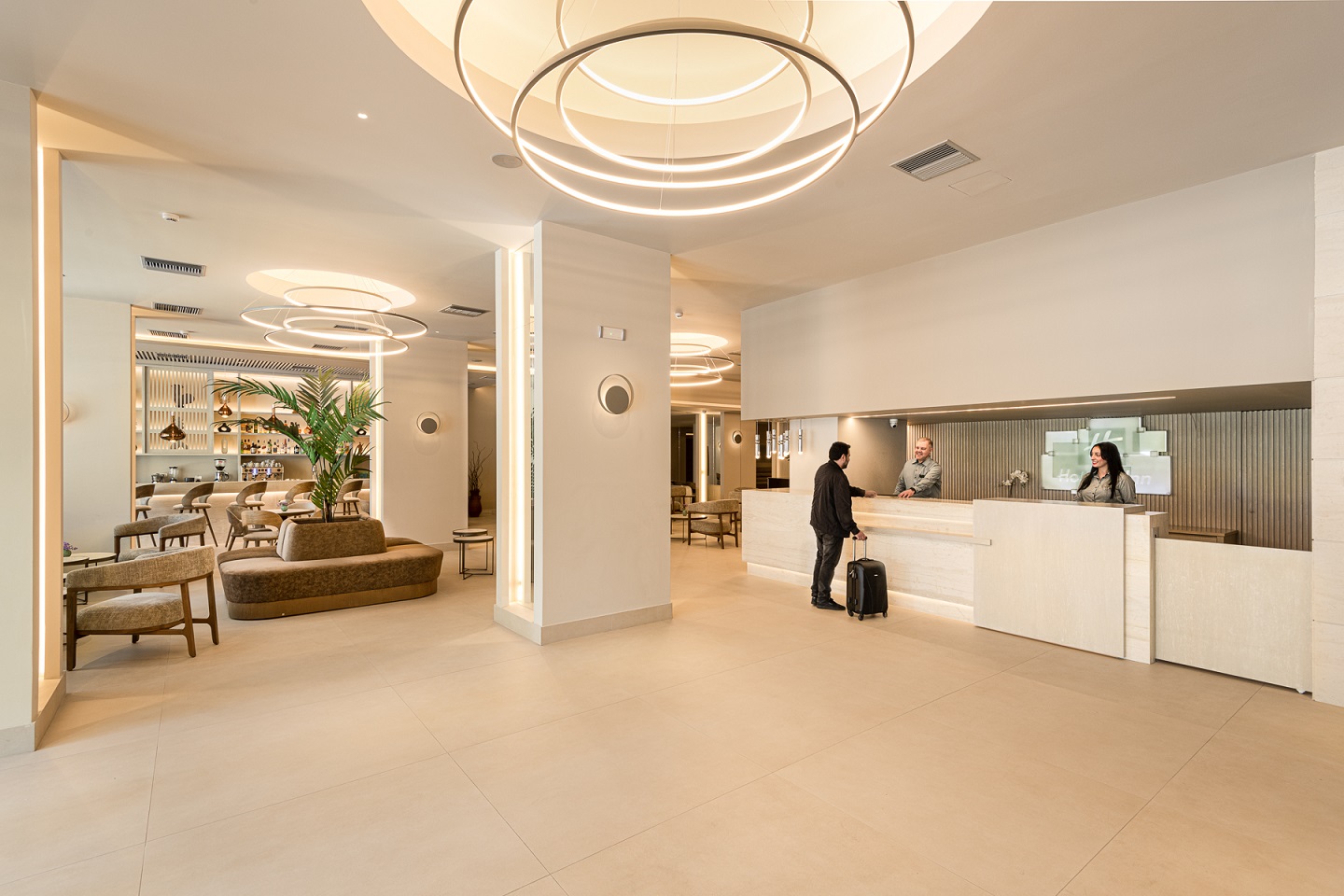 holiday_inn_lobby-reception.jpg holiday_inn_lobby-reception.jpg