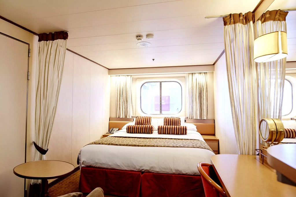 journey_ship_xbo-obstructed-view-deck-6-double-bed-scaled.jpg