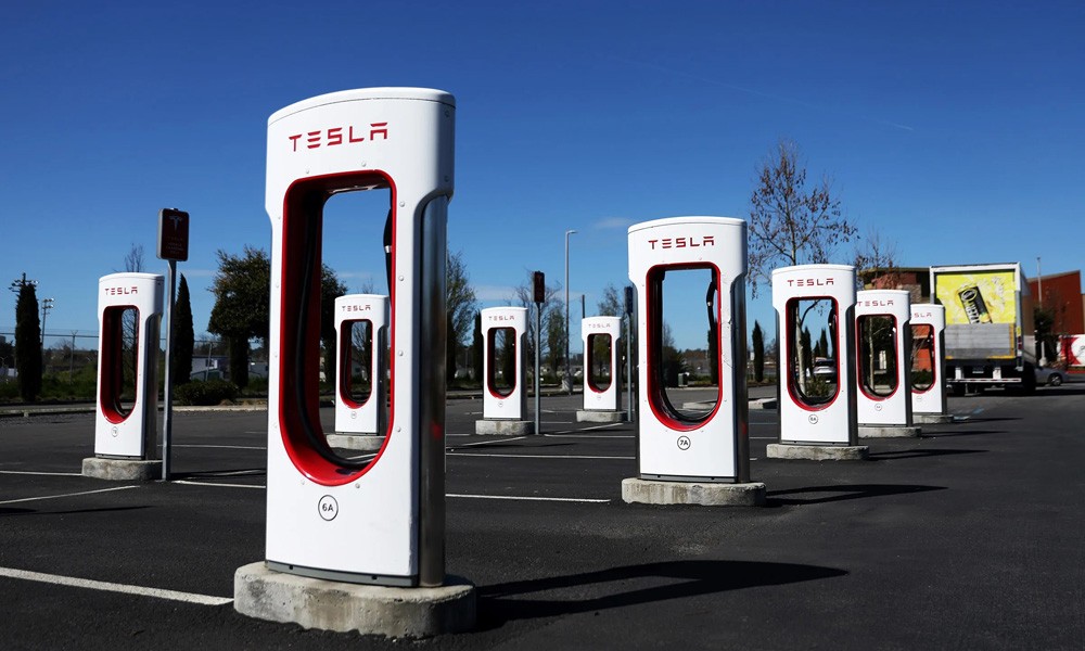 tesla_fortistes_2.jpeg tesla_fortistes_2.jpeg