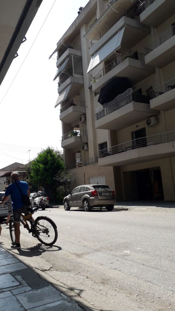 trikala_ptosi_gynaika_2.jpeg trikala_ptosi_gynaika_2.jpeg