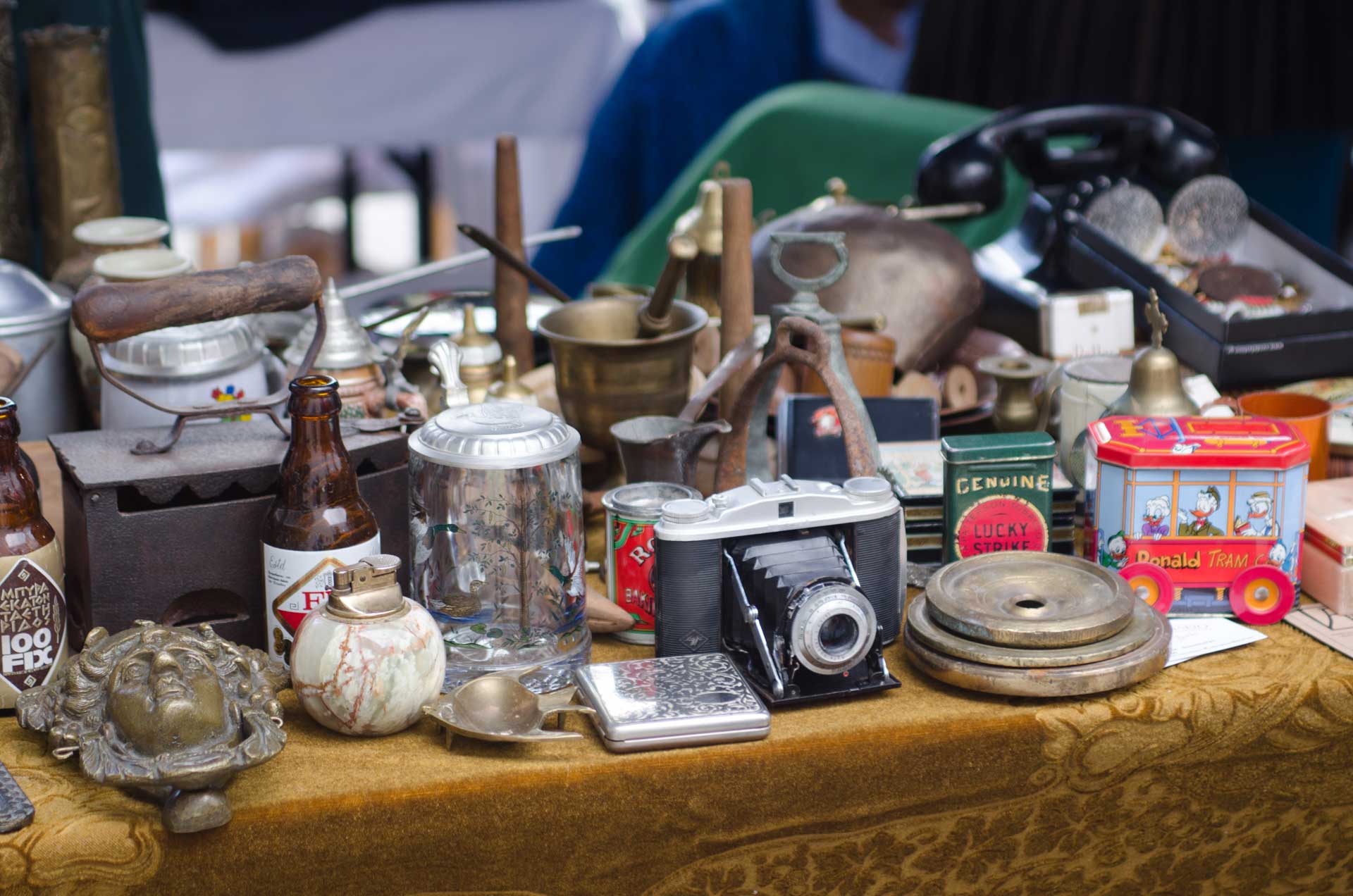 flea_market_photo_4.jpg flea_market_photo_4.jpg
