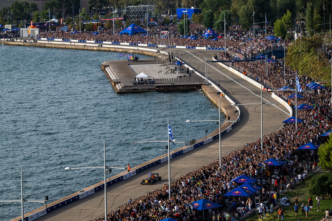 red_bull_showrun_by_alumil_post-event_9.jpg red_bull_showrun_by_alumil_post-event_9.jpg