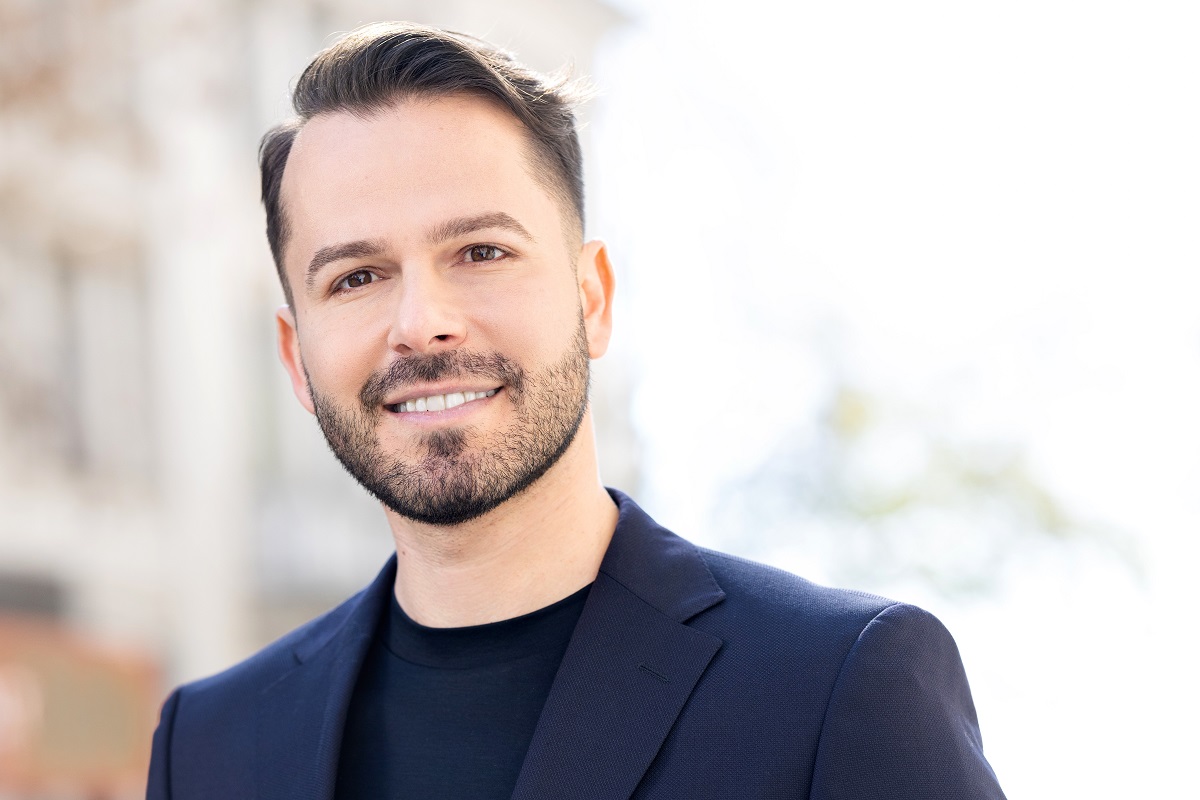 dimitris_aslanidis_pavlou_mela.jpg dimitris_aslanidis_pavlou_mela.jpg