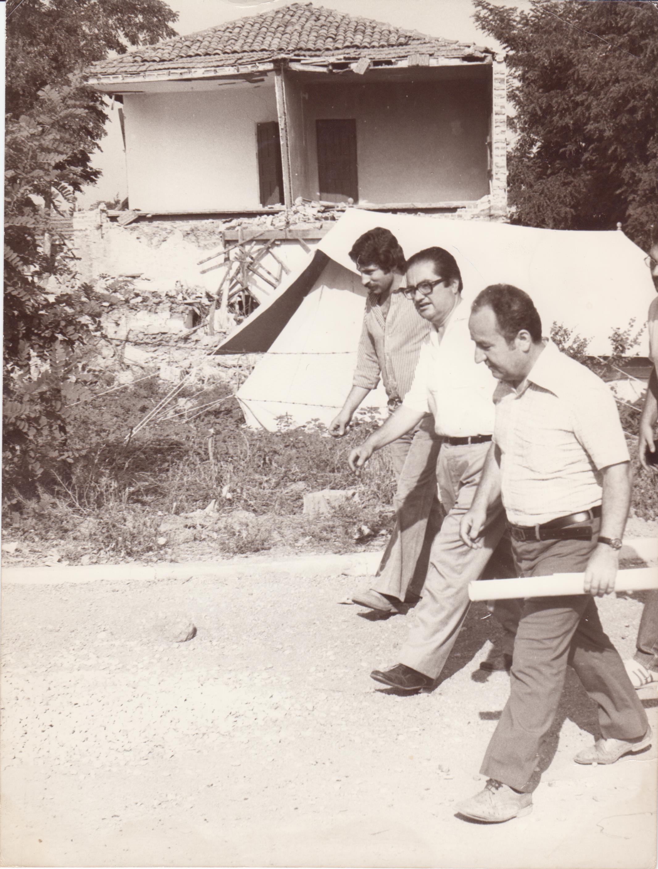 papazahos_kai_soldatos_seismos_1978.jpg papazahos_kai_soldatos_seismos_1978.jpg