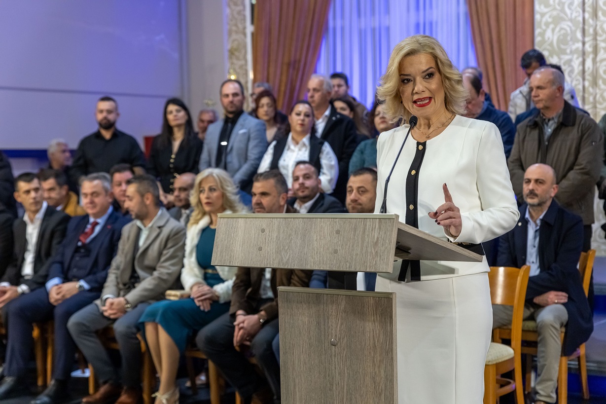 andreadou-lagkadas2.jpg andreadou-lagkadas2.jpg