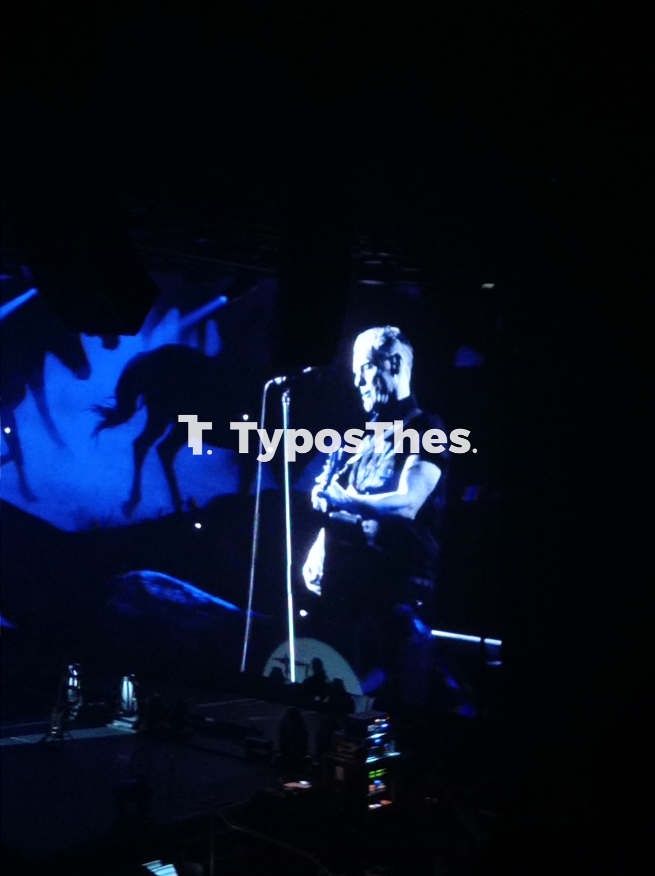 bryanadams2_1.jpg bryanadams2_1.jpg