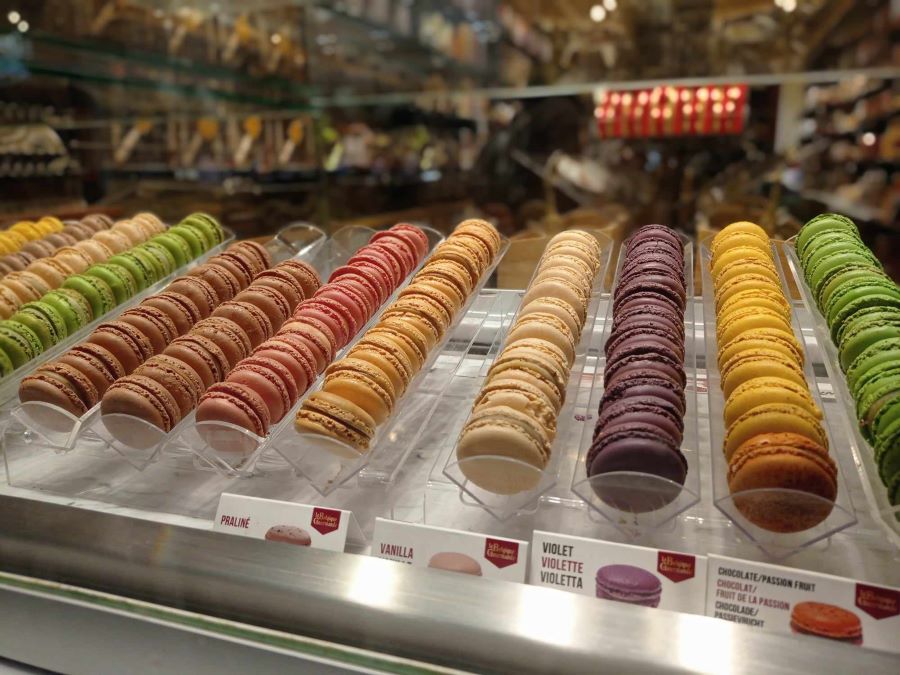 macarons.jpg macarons.jpg