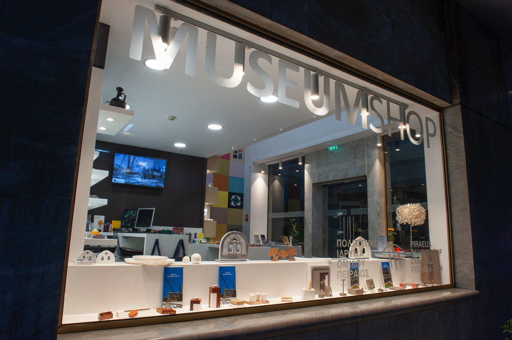 museumshop_.jpg museumshop_.jpg