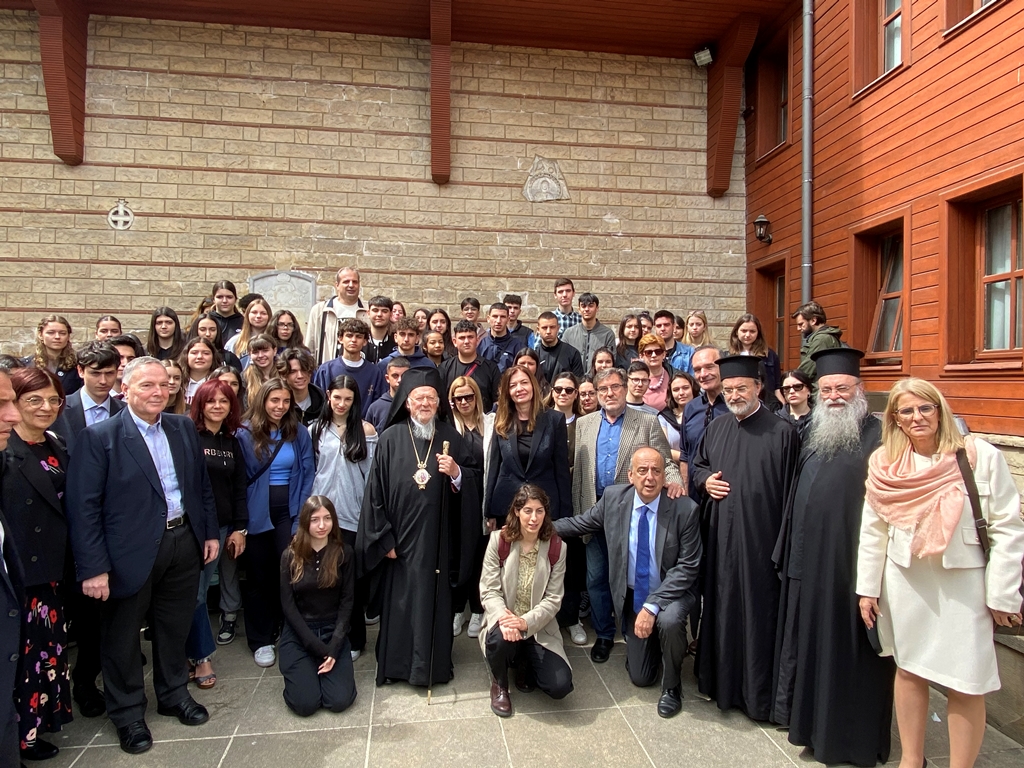 ritsos-1-me-patriarhi-sto-fanari.jpg ritsos-1-me-patriarhi-sto-fanari.jpg