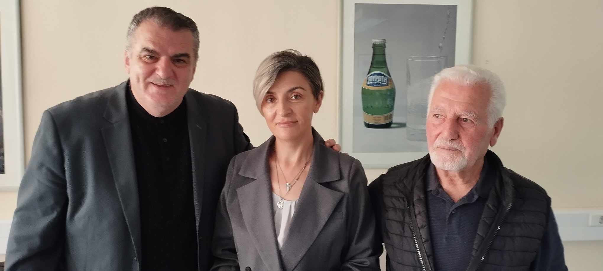 petroylakis-soyroti.jpg petroylakis-soyroti.jpg
