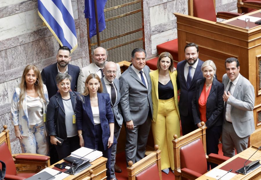 gkolidakis_-_adwnis.jpg gkolidakis_-_adwnis.jpg