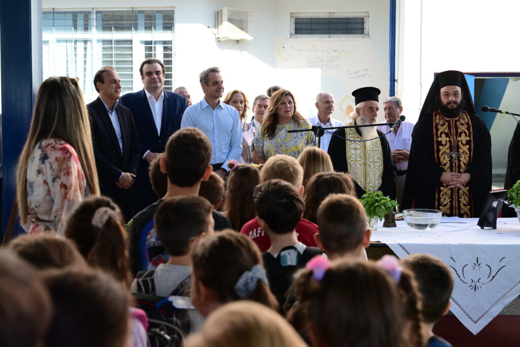 mitsotakis_agiasmos_glyfada_1.jpg