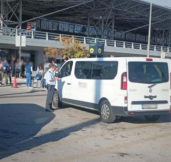 troxaia_aerodromio_2.jpg troxaia_aerodromio_2.jpg