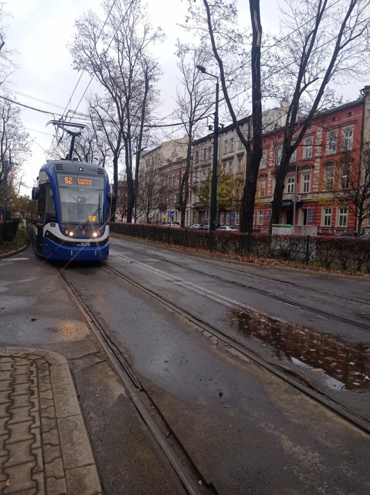 tram.jpg tram.jpg