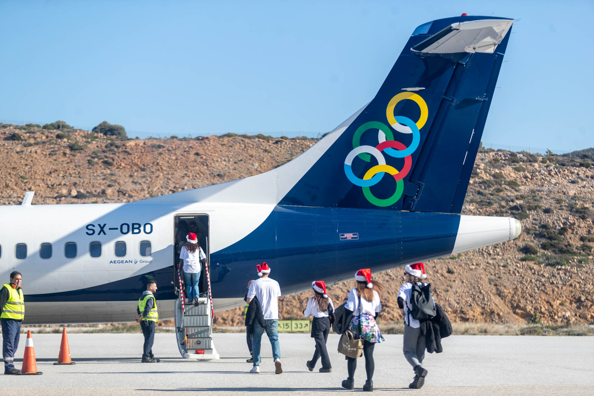 aegean_santa_crew_b.jpg aegean_santa_crew_b.jpg