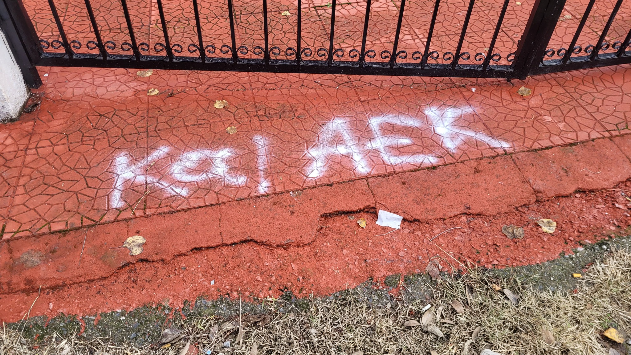 bandalismos_ekklisia_5.jpg bandalismos_ekklisia_5.jpg