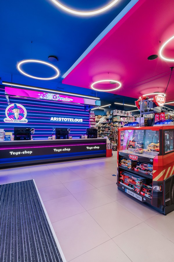 toyshop_3.jpg toyshop_3.jpg