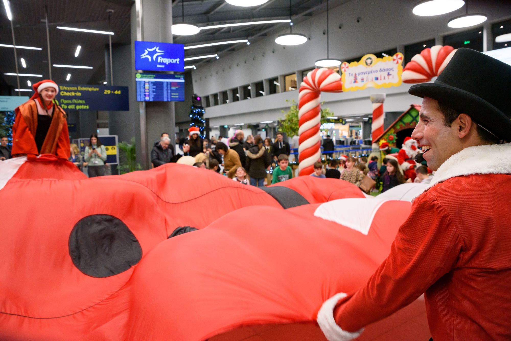 xmas_at_skg_airport_3.jpg xmas_at_skg_airport_3.jpg