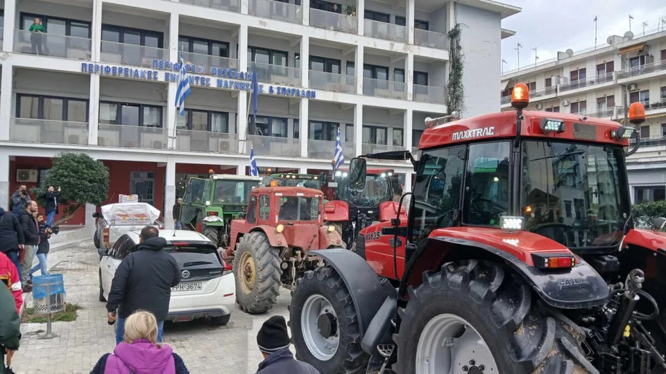 agrotes_trakter_bolos_1.jpg agrotes_trakter_bolos_1.jpg