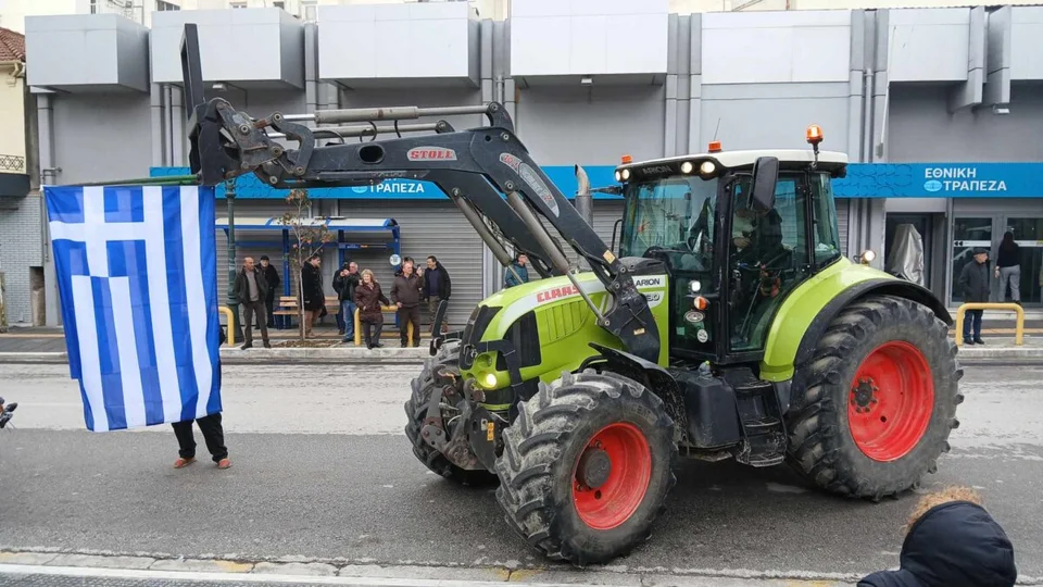 agrotes_trakter_bolos_3.jpg agrotes_trakter_bolos_3.jpg