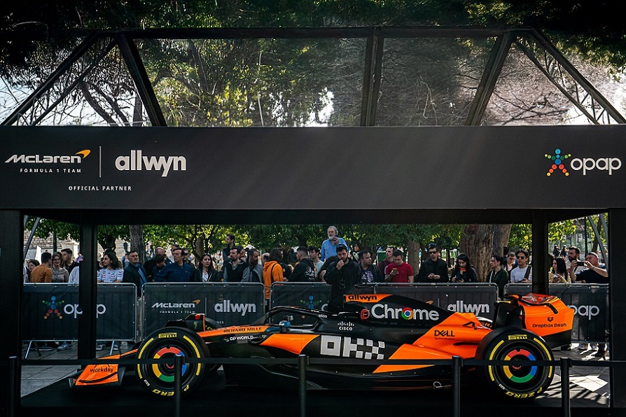 mclaren.jpg mclaren.jpg