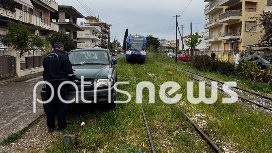 pyrgos_parkarisma_treno_2.jpg pyrgos_parkarisma_treno_2.jpg