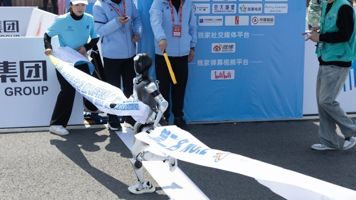 robots_marathon_1.jpg robots_marathon_1.jpg