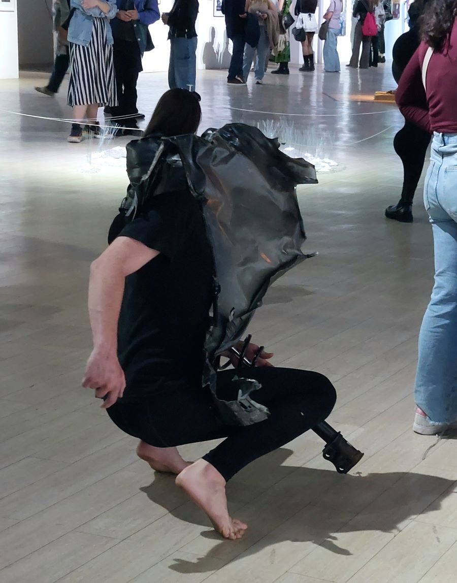 performance2.jpg performance2.jpg