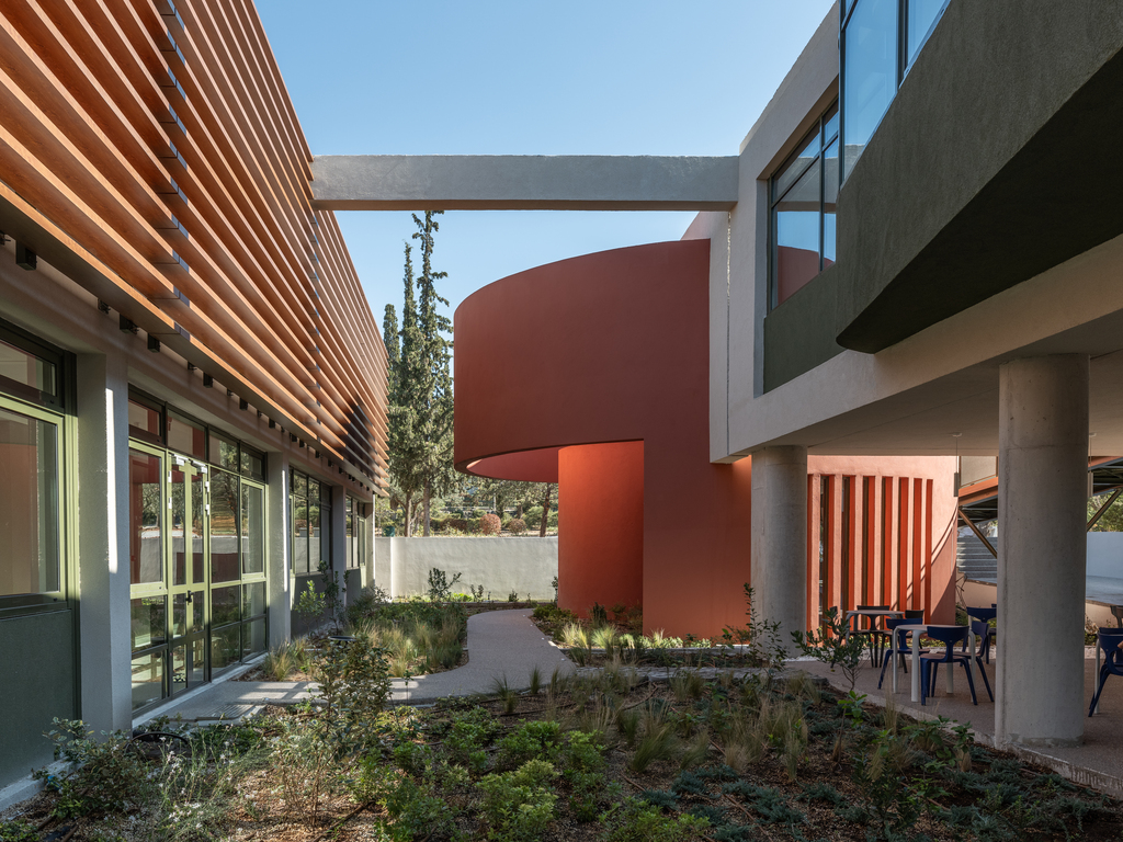 pinewood_new_complex_2.jpg