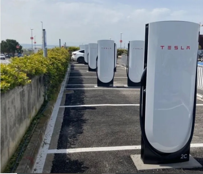 tesla2.jpg tesla2.jpg