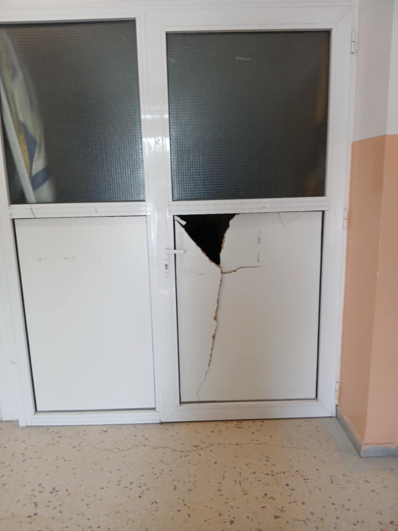 kalamaria_bandalismoi_sxoleio_4.jpg kalamaria_bandalismoi_sxoleio_4.jpg
