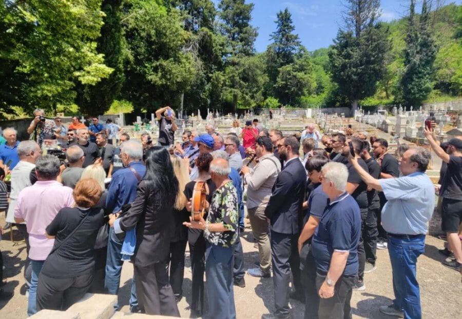 kideia_petrolouka_xalkia3.jpg kideia_petrolouka_xalkia3.jpg