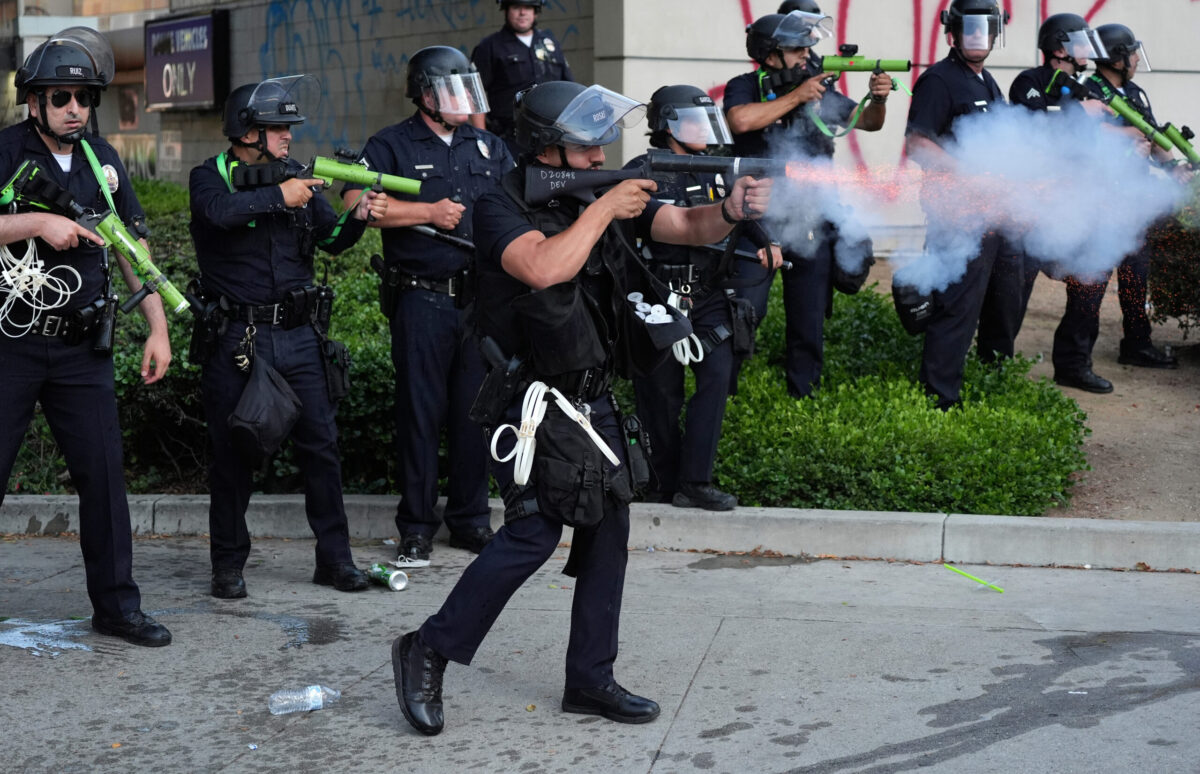la_riots_2.jpg la_riots_2.jpg