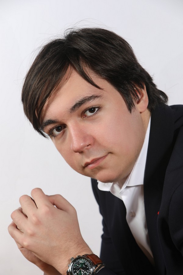 nikou.jpg nikou.jpg