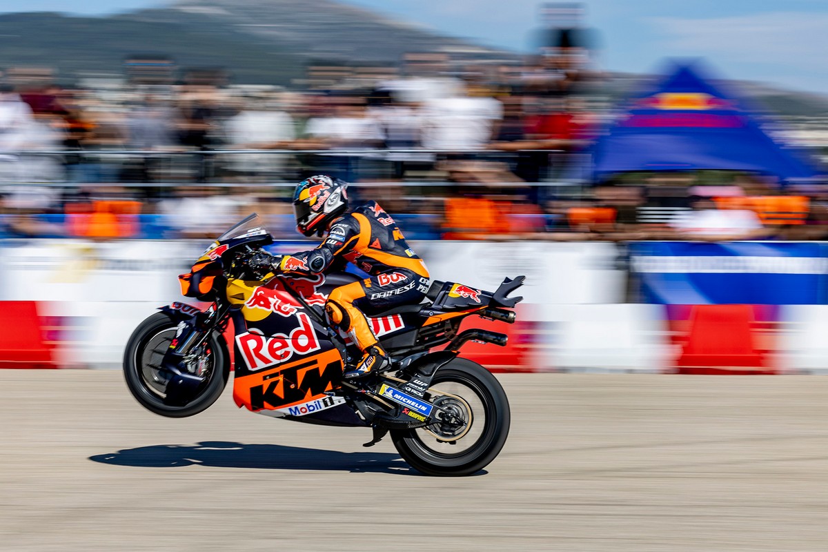 redbull_5.jpg redbull_5.jpg