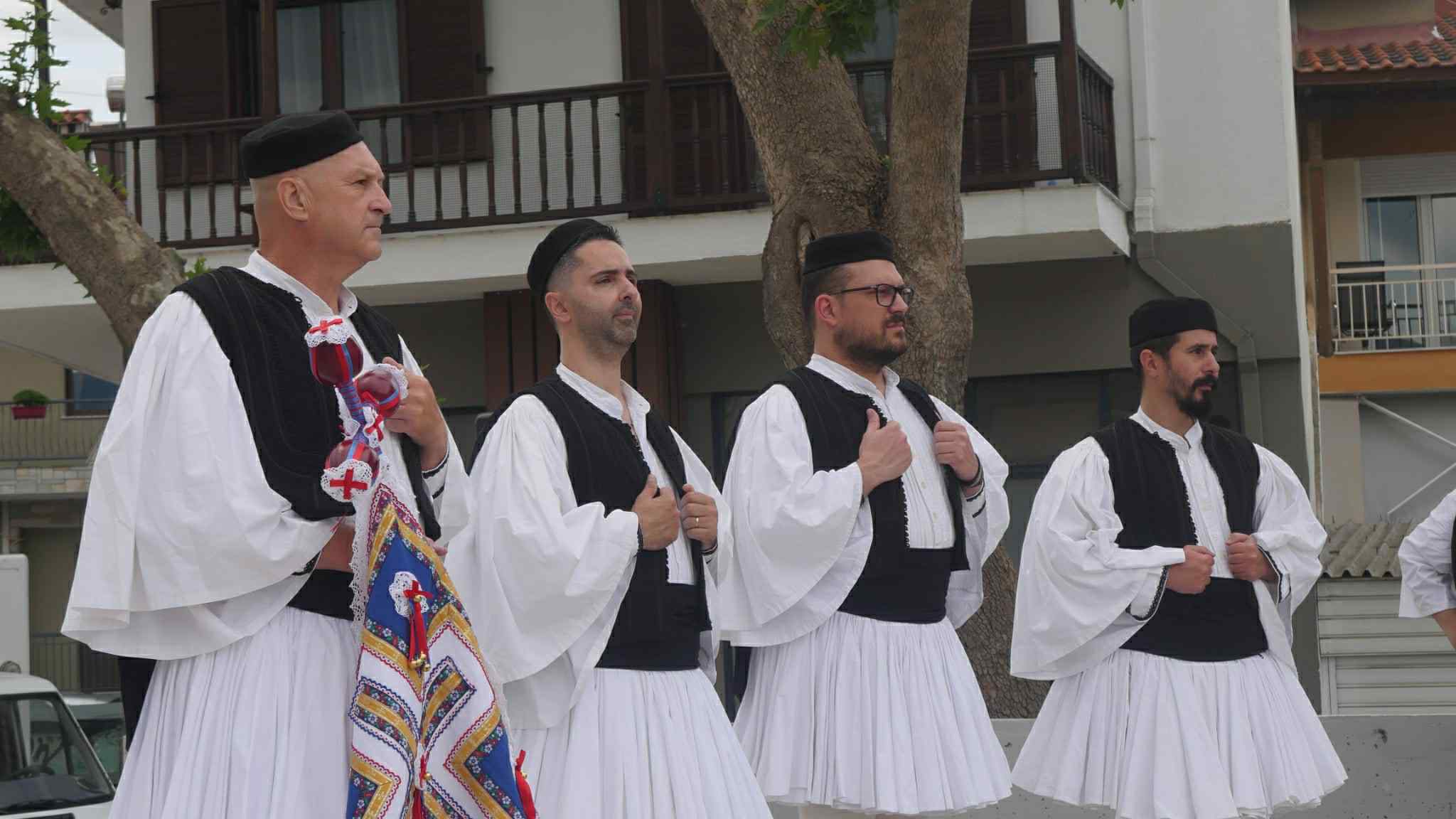 sarakatsanoi_basilika.jpg sarakatsanoi_basilika.jpg