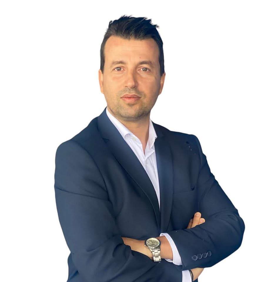 konstantinos_tzikas.jpg