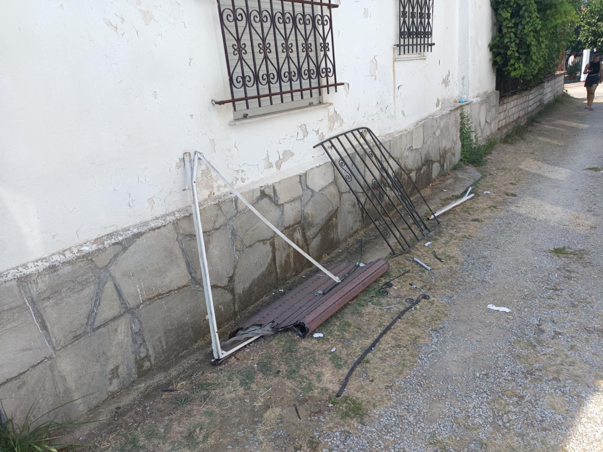 ekrixi-ygraeriou5.jpg