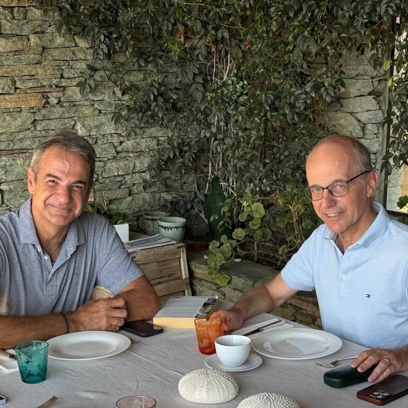 luxemburgu-mitsotakis-tinos3.jpg
