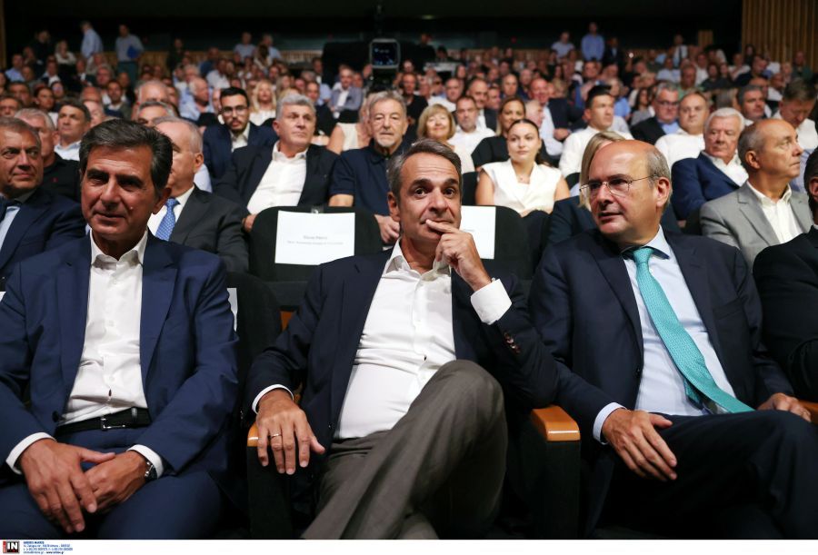 mitsotakis0megaro.jpg