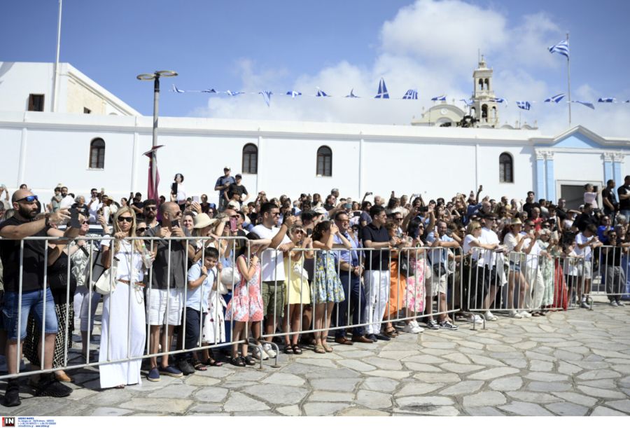tinos_15augoustos3.jpg