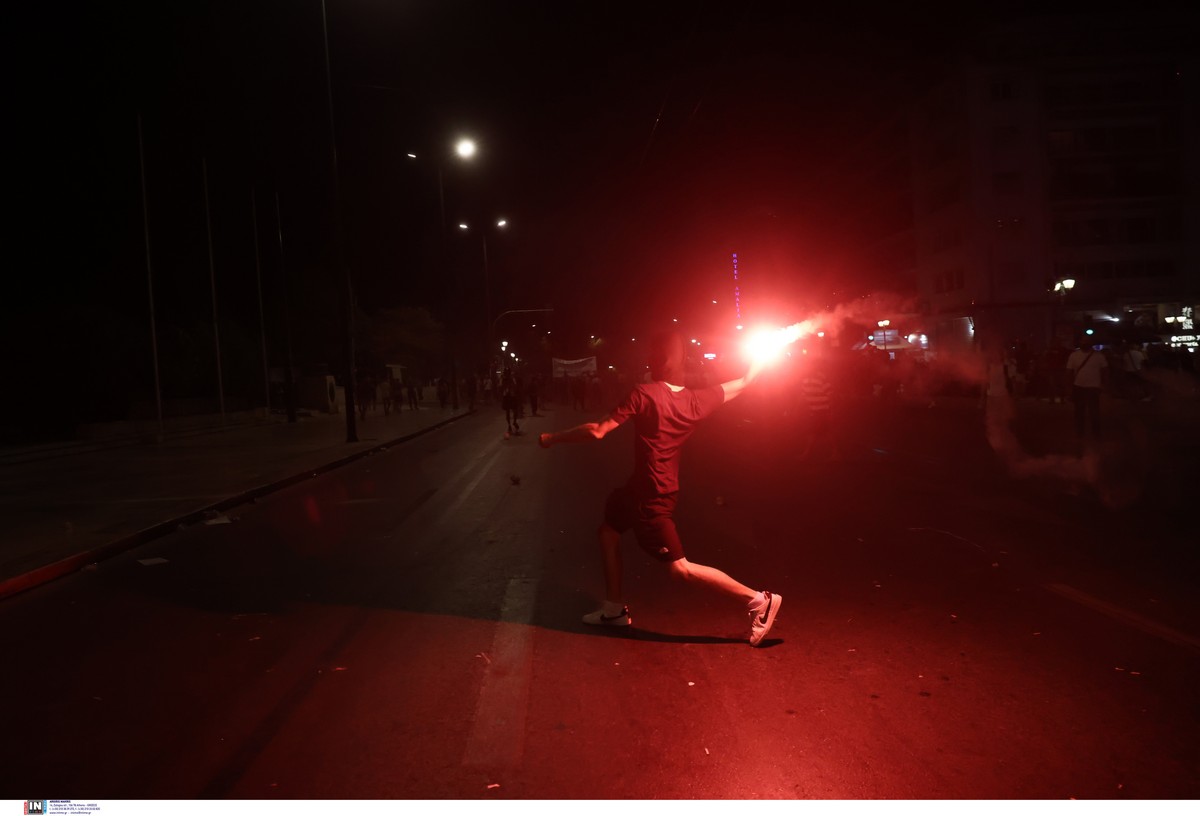 epeisodia-syntagma_2.jpg