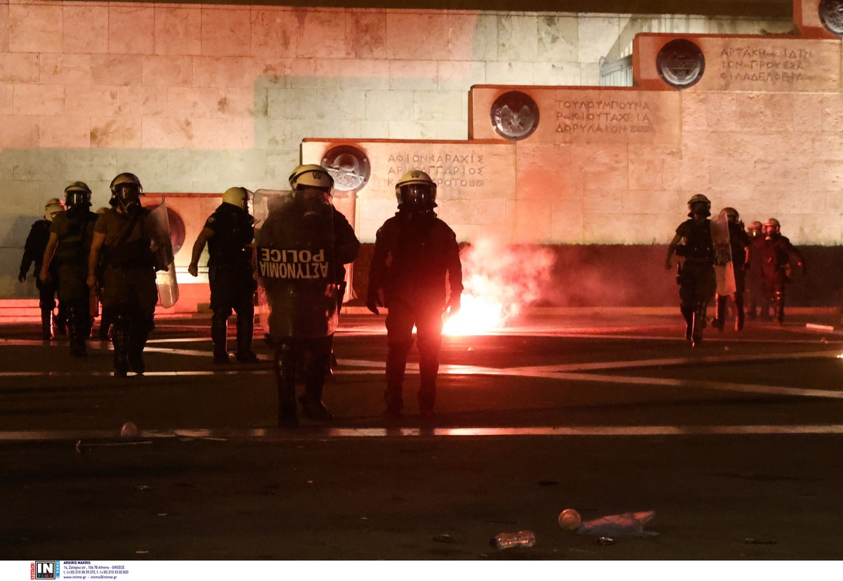 epeisodia-syntagma_6.jpg