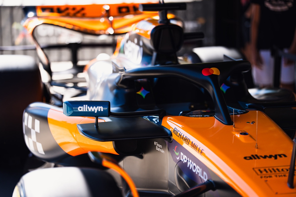mclaren_f1_team-opap-3.jpg