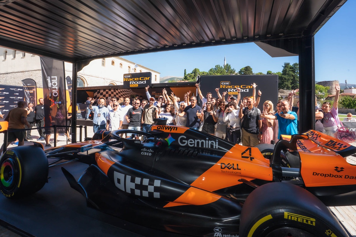 mclaren_f1_team-opap-8.jpg