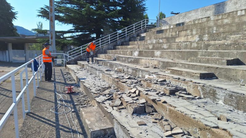 dimotiko_stadio_poligirou3.jpg