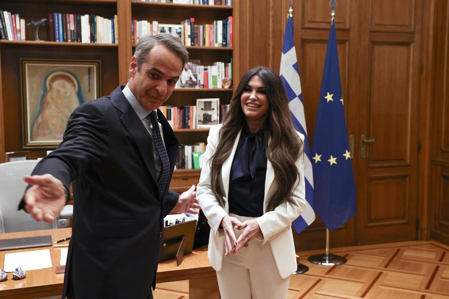 mitsotakis-gilfoil3.jpg