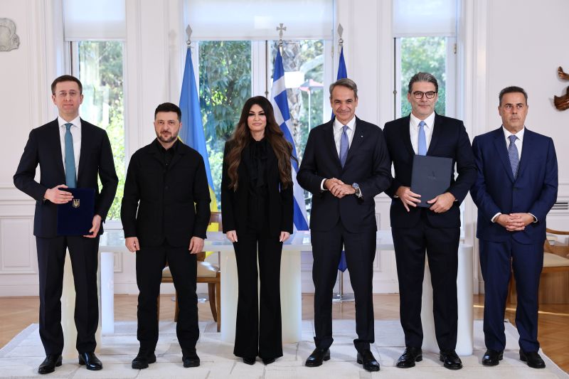 mitsotakis_-_zelenski_-_gkilfoil.jpg