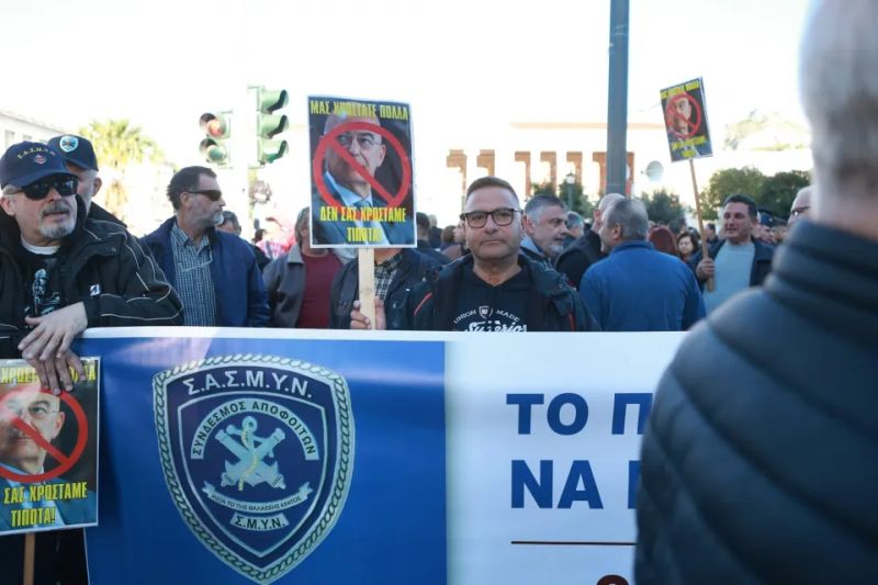 stratiotikoi_athina2.jpg