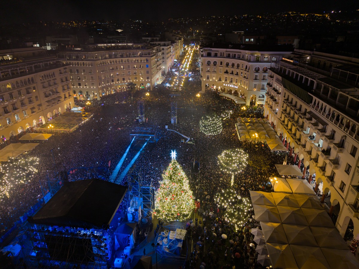 christmas-aristotelous_4.jpg